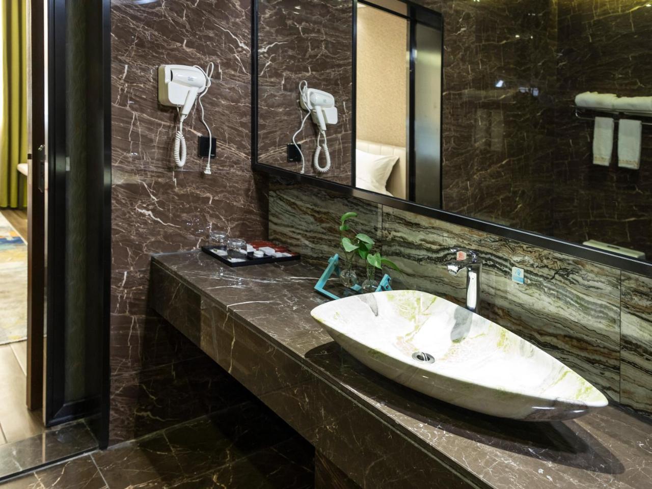 Kardon Hotel Gorgeous Canton Esterno foto